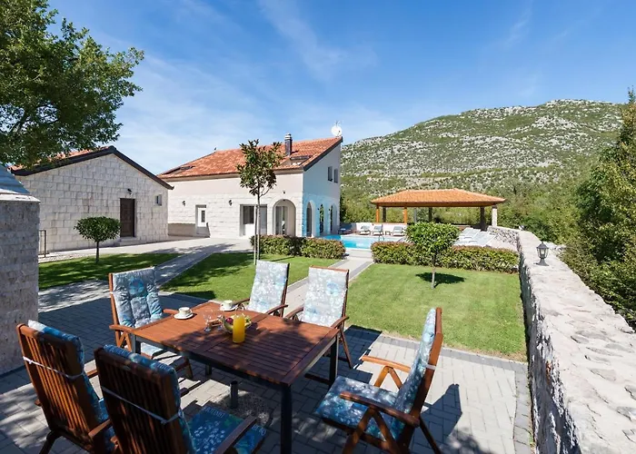 Salvia 别墅 Zagvozd